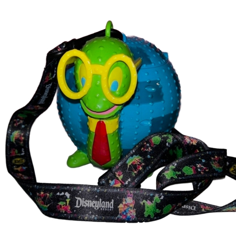 Disney ParksTurtle Sipper Electrical Parade Nwot